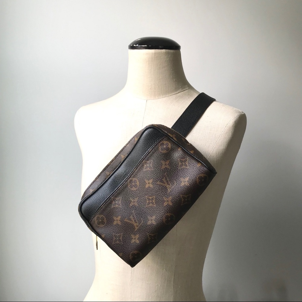 AUTH Louis Vuitton UNISEX bumbag